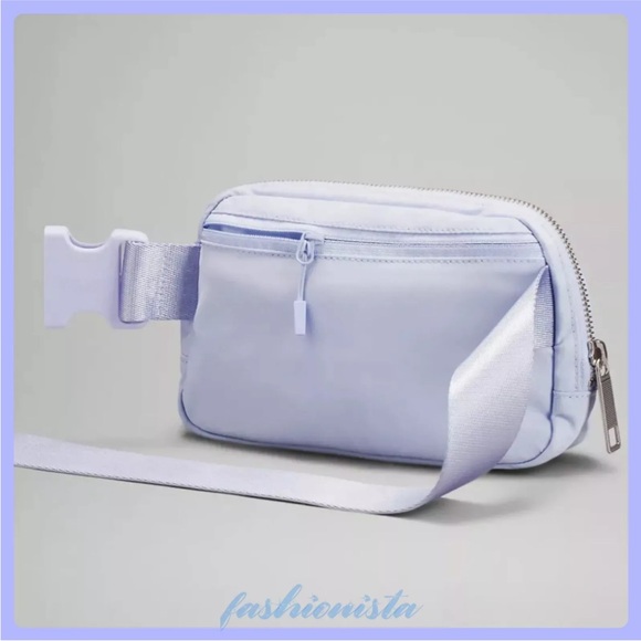 🆕 NWT Lululemon Everywhere Belt Bag 1L Blue Pastel - Picture 6 of 8